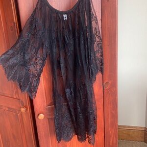 ✨3/15✨ Lace tunic, black, size small
